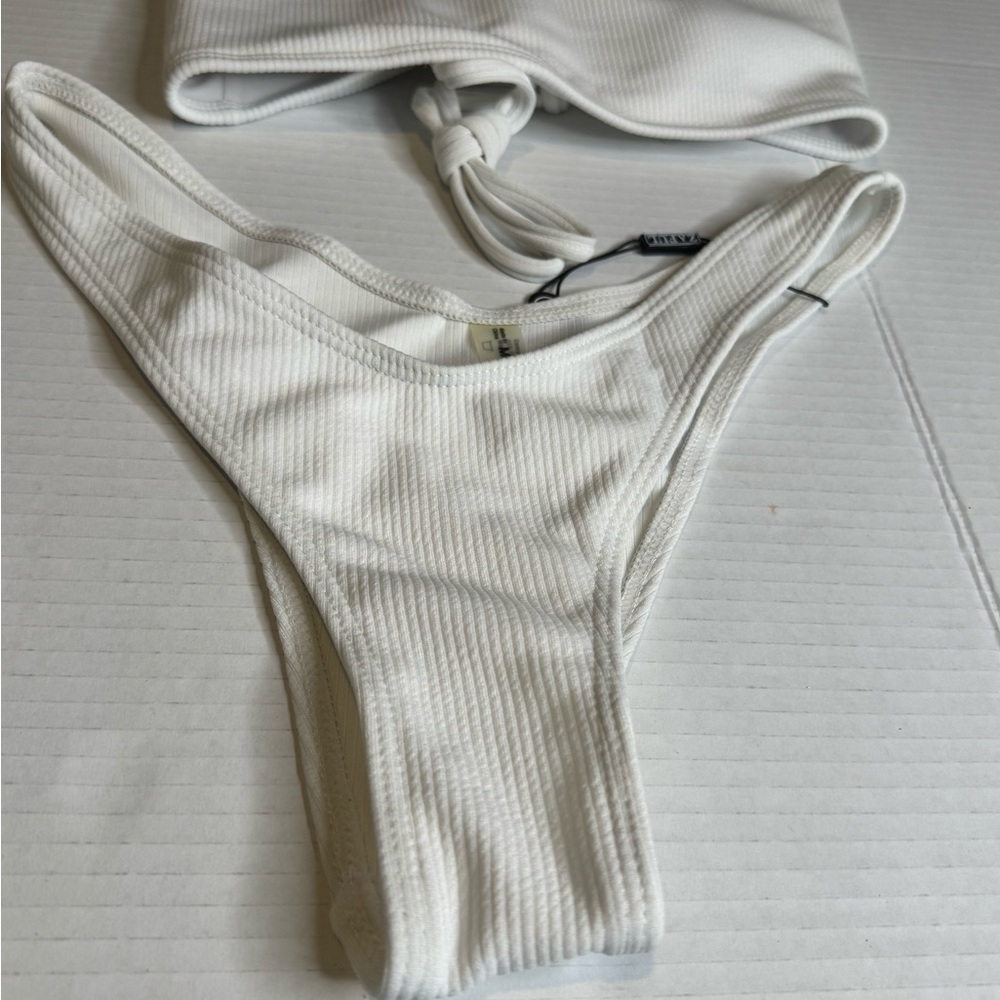 Zaful Ivory Ribbed Swimwear - Picture 2 of 11